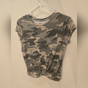💚Trendy camo girls t-shirt🖤
